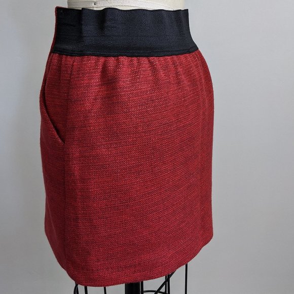 Red metallic-thread mini skirt with pockets - Picture 2 of 4